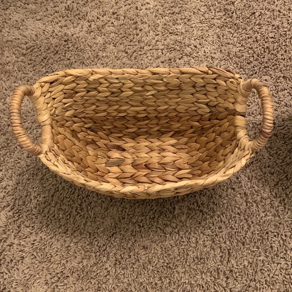 2 wicker baskets! - Picture 3 of 4